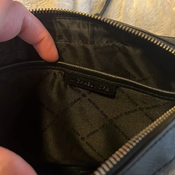 🖤🤍Authentic Michael Kors jet set large chain strap crossbody bag 🖤🤍 - Picture 6 of 13